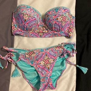 Medium bathing suit with scrunch butt